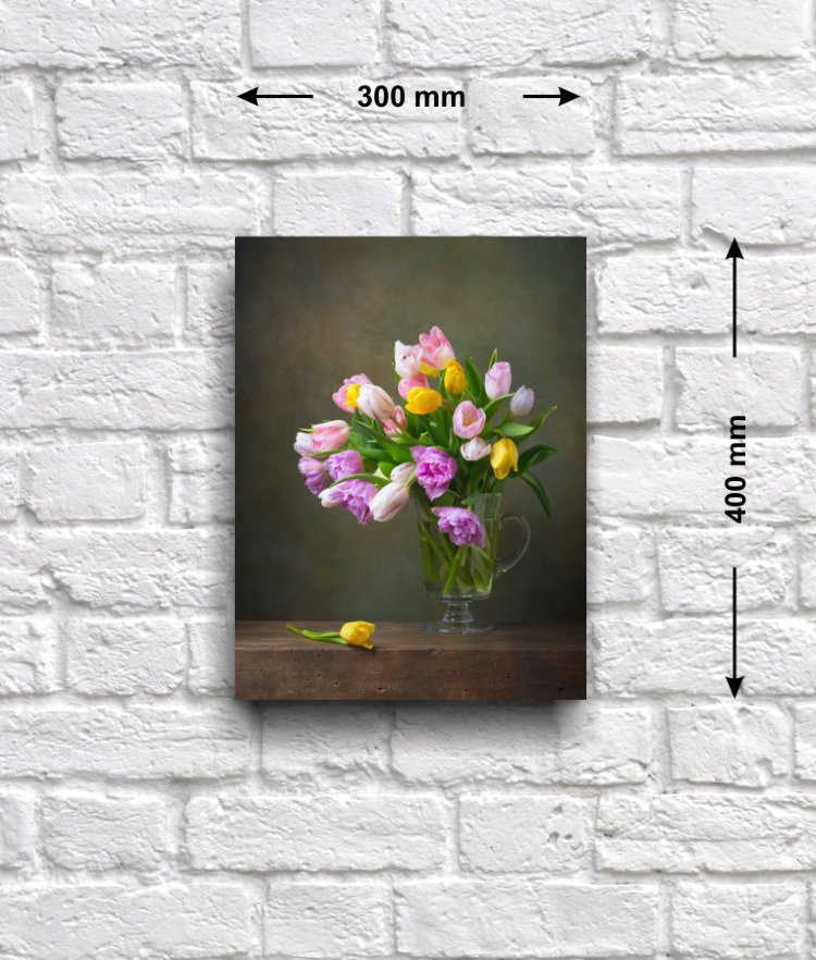 Постер «Натюрморт с тюльпанами в стеклянной кружке», 30 см х 40 см Постер с натюрмортом с тюльпанами.