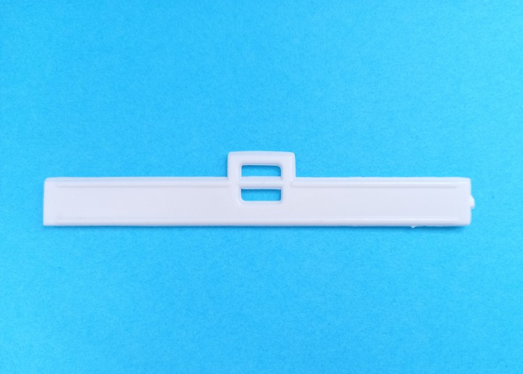 Ламеледержатель (плечико) 89 мм пластиковый для вертикальных жалюзи упаковка 1000 штук Ламеледержатель (плечико) используется для присоединения ламелей вертикальных жалюзи к карнизу.
