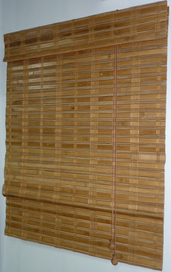 Римская штора «Нимбо» из бамбука Полотно римских штор «Нимбо» изготовлено из пластинок и тонких веточек бамбука.