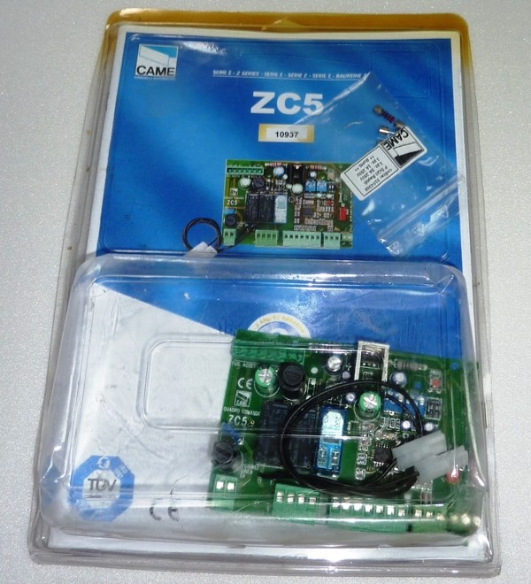Плата управления приводами ZC5 Блок предназначен для управления приводами с переменным напряжением 220В с мощностью до 500 Вт