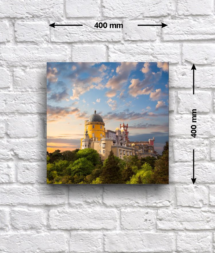 Постер «Дворец Пена в Синтре», 40 см х 40 см Постер с живописным видом на Национальный Дворец Пена в городе Синтра в Португалии. Галерейная натяжка.