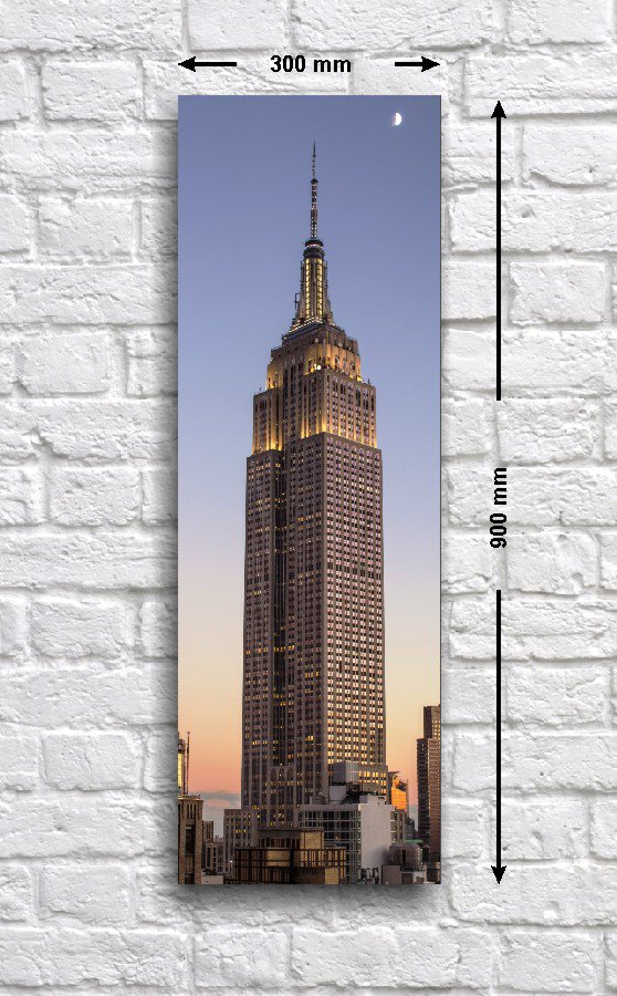 Постер «Небоскреб Эмпайр-стейт-билдинг», 30 см х 90 см Постер с вертикальной панорамой небоскреба «Empire State Building» на закате